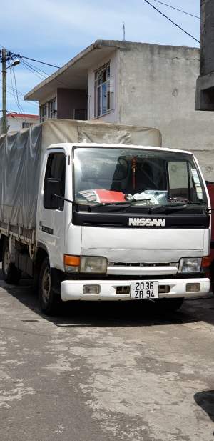 Nissan Atlas 150 - Small trucks (Camionette) on Aster Vender