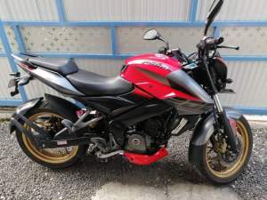 Pulsar NS 200 on sale - Sports Bike on Aster Vender
