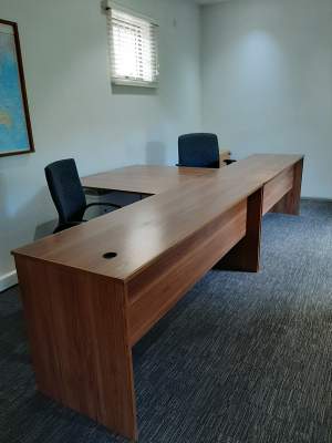 Office desk and picture frames - Others