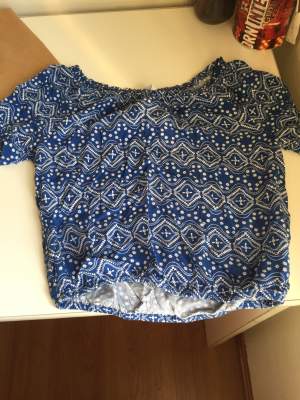 Shoulders tops - Tops (Girls)