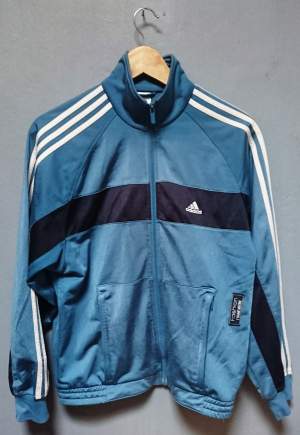 ADIDAS - RUNNING JACKET - SIZE L  - Sports outfits on Aster Vender