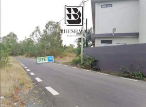 Commercial plot for sale in Plaine Des Roches @ Rs 75,000/perche  - Land