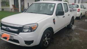 Double Cab Pick Up 4 x2 - Pickup trucks (4x4 & 4x2)