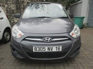 Hyundai i10 grey 2016 - Compact cars