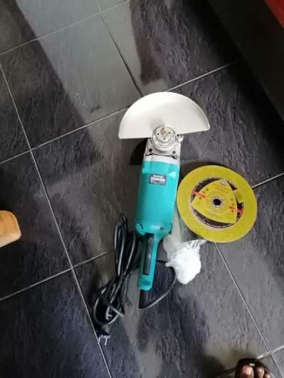 Makita Grinder - All Manual Tools on Aster Vender