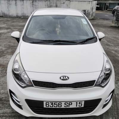 KIA Rio Hatchback full option - Family Cars