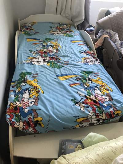 Lit simple cars avec matelas - Bedroom Furnitures