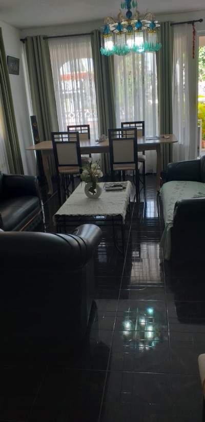 House in Qbornes - House