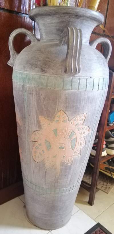 2 super pots Graecian Urns - Interior Decor on Aster Vender