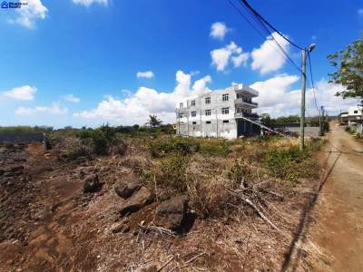 Fantastic plot of residential land of 13.29 perches or 147.7 toises lo - Land on Aster Vender