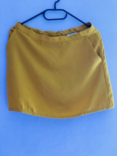 Yellow skirt from Forever 21 - Skirt on Aster Vender