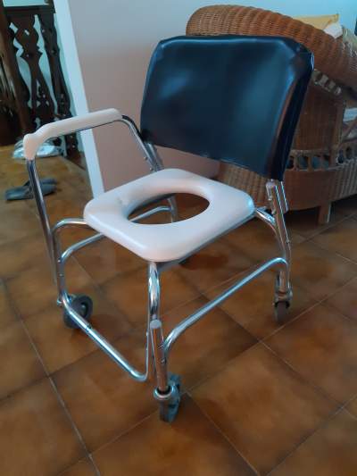 Toilet chair including all accessories - Health Products on Aster Vender