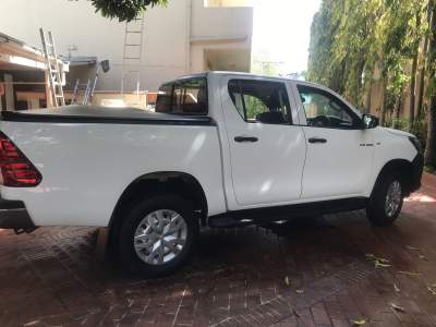 Hilux 4x2 - Pickup trucks (4x4 & 4x2)