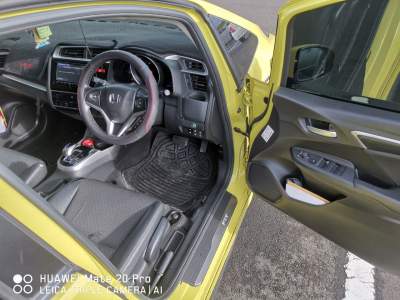 Honda Fit Hybrid GP5 - Family Cars