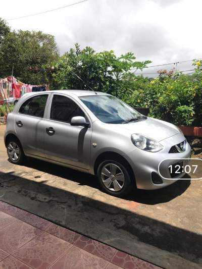 Nissan March 2015 - Family Cars
