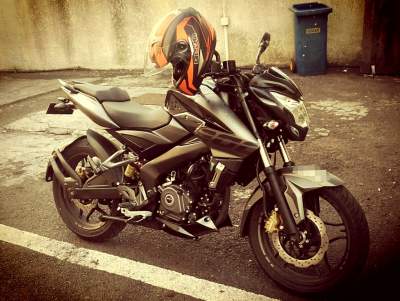 **URGENT**Pulsar NS 200 - serie AE - Sports Bike