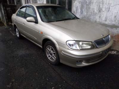 Nissan Sunny Super Saloon - Family Cars