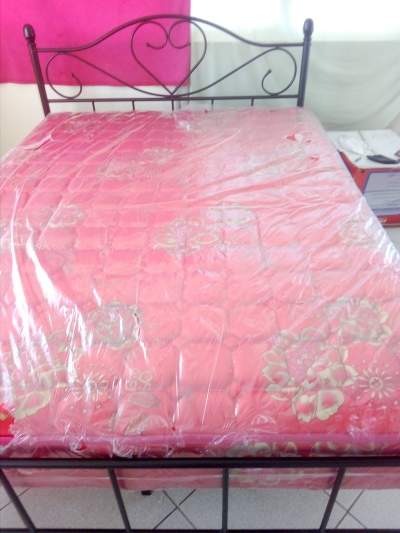 Bed and mattress - All household appliances