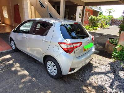 Toyota vitz 2017 - Family Cars