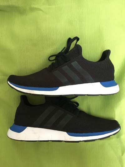 Adidas Swift Run - Taille 45 1/3 - Sneakers on Aster Vender
