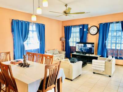 House - 4 Bedrooms - 3200 sq ft - House