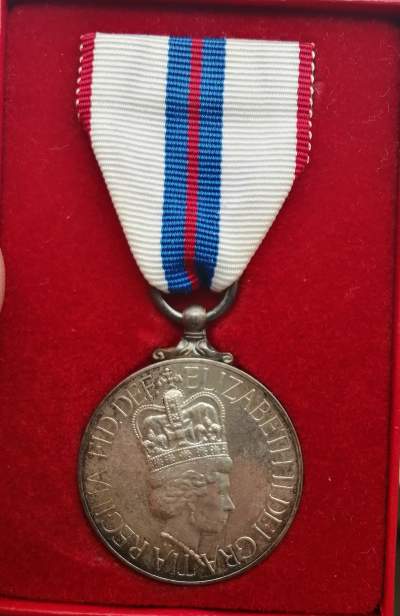 Silver jubilee 1952 1977 medal  - Souvenirs on Aster Vender