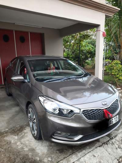 Kia cerato  - Family Cars on Aster Vender