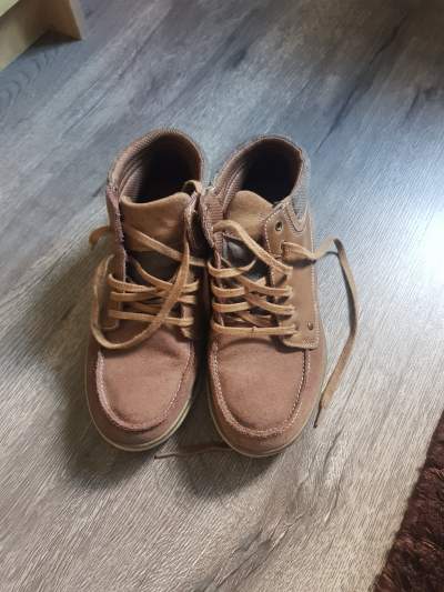 Nike Air Max 720 and Sketchers - Sneakers