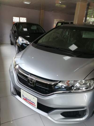 HONDA FIT  - Family Cars on Aster Vender