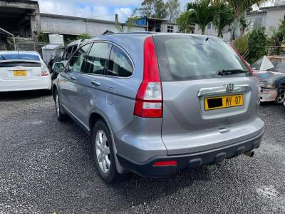 Honda CR-V Year 07 - SUV Cars on Aster Vender