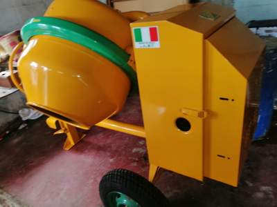 Betoneuse  - Other building materials on Aster Vender