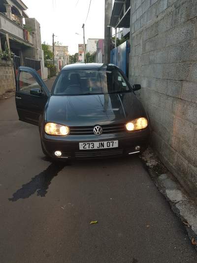 Vw golf4 - Compact cars