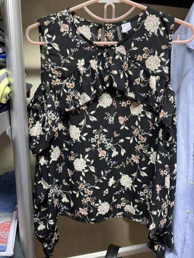 Woman’s top - Tops (Women)