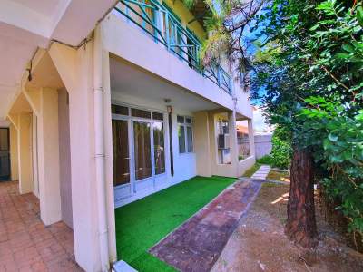 House  for sale in Sodnac, Quatre Bornes - Land on Aster Vender