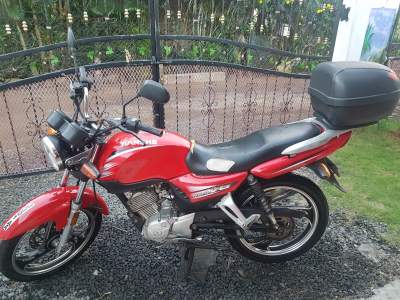 A vendre Motorcyclette Jianshe assurance 16.06.2022, declaration April - Roadsters