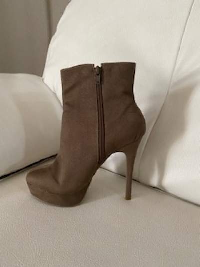Ankle boots - Boots on Aster Vender