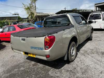 2x4 Mitsubishi L200 Sportero Year 10 - Pickup trucks (4x4 & 4x2) on Aster Vender