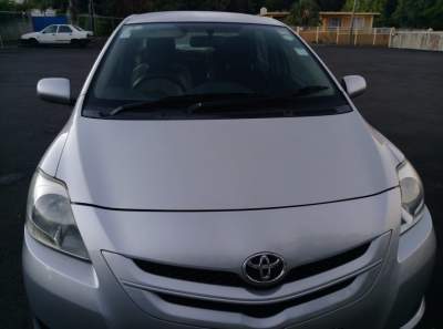 Toyota Yaris  2008 manual - Family Cars