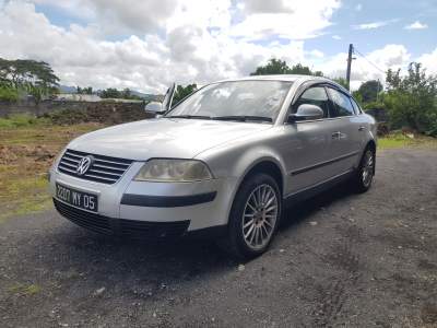volkswagen passat 1.6 Rs 165000 - Family Cars on Aster Vender