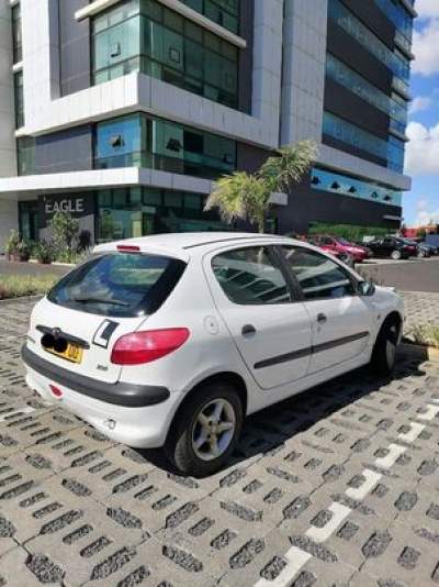 206 Peugeot année 2000 - Compact cars