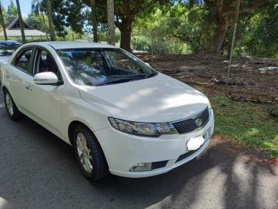 KIA CERATO WHITE 2012 - Family Cars on Aster Vender