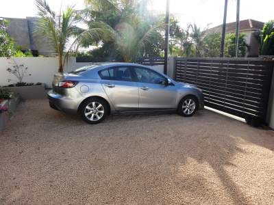 Mazda 3 Japan - Family Cars on Aster Vender