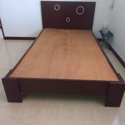Lit en bois 193x116x56  - Bedroom Furnitures on Aster Vender