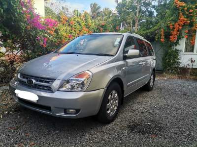 Kia carnival 2009 - Family Cars