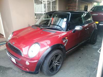 Mini Cooper One - Compact cars