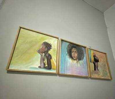 A vendre: tableaux acryliques avec cadres - Paintings on Aster Vender