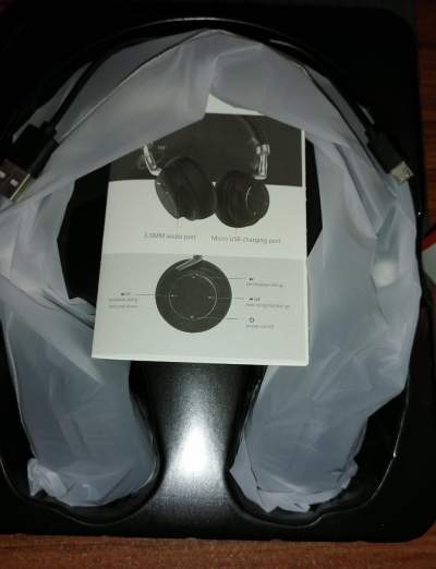 WIRELESS EARPHONES - All electronics products