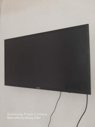 TV samsum 32  - All household appliances