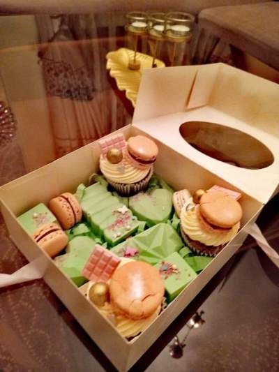Wedding treats box - Cake on Aster Vender