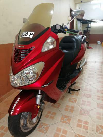 Daelim Scooter 250cc - Scooters (above 50cc) on Aster Vender
